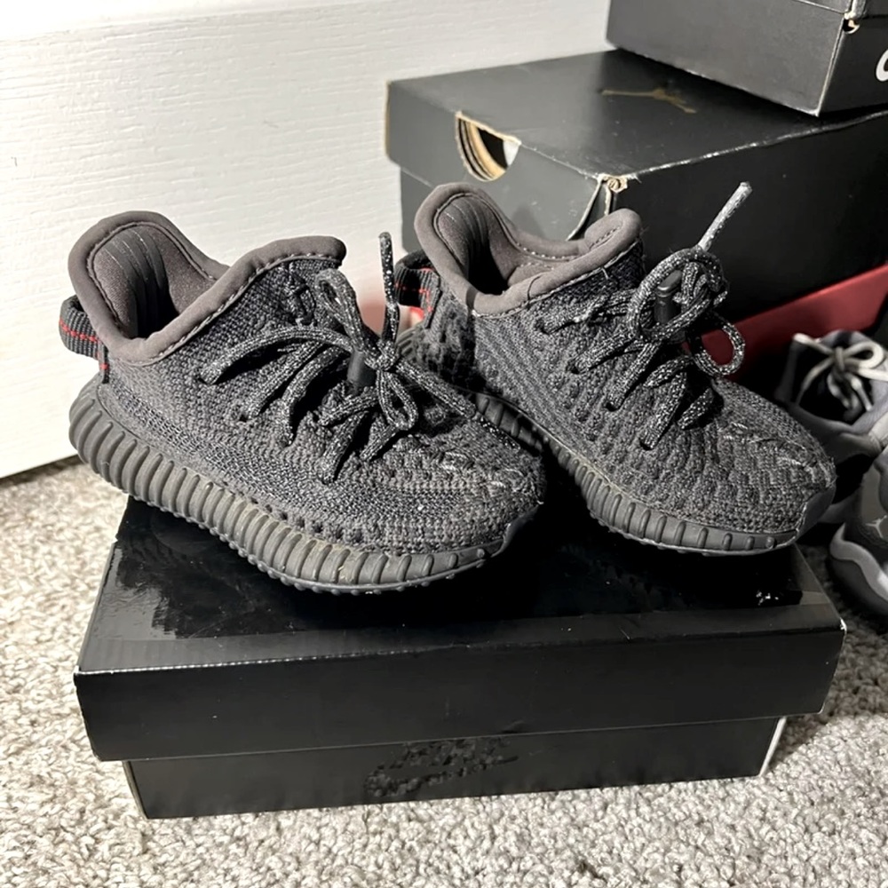 Yeezy Boost 350 V2